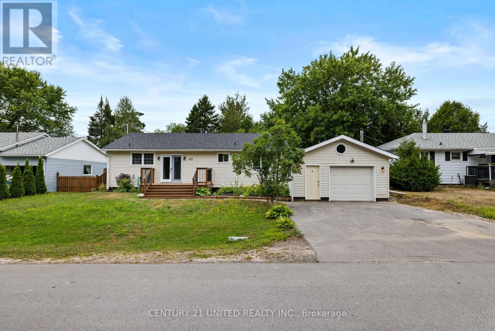 60 HEMLOCK STREET, highlands east (bicroft ward), Ontario