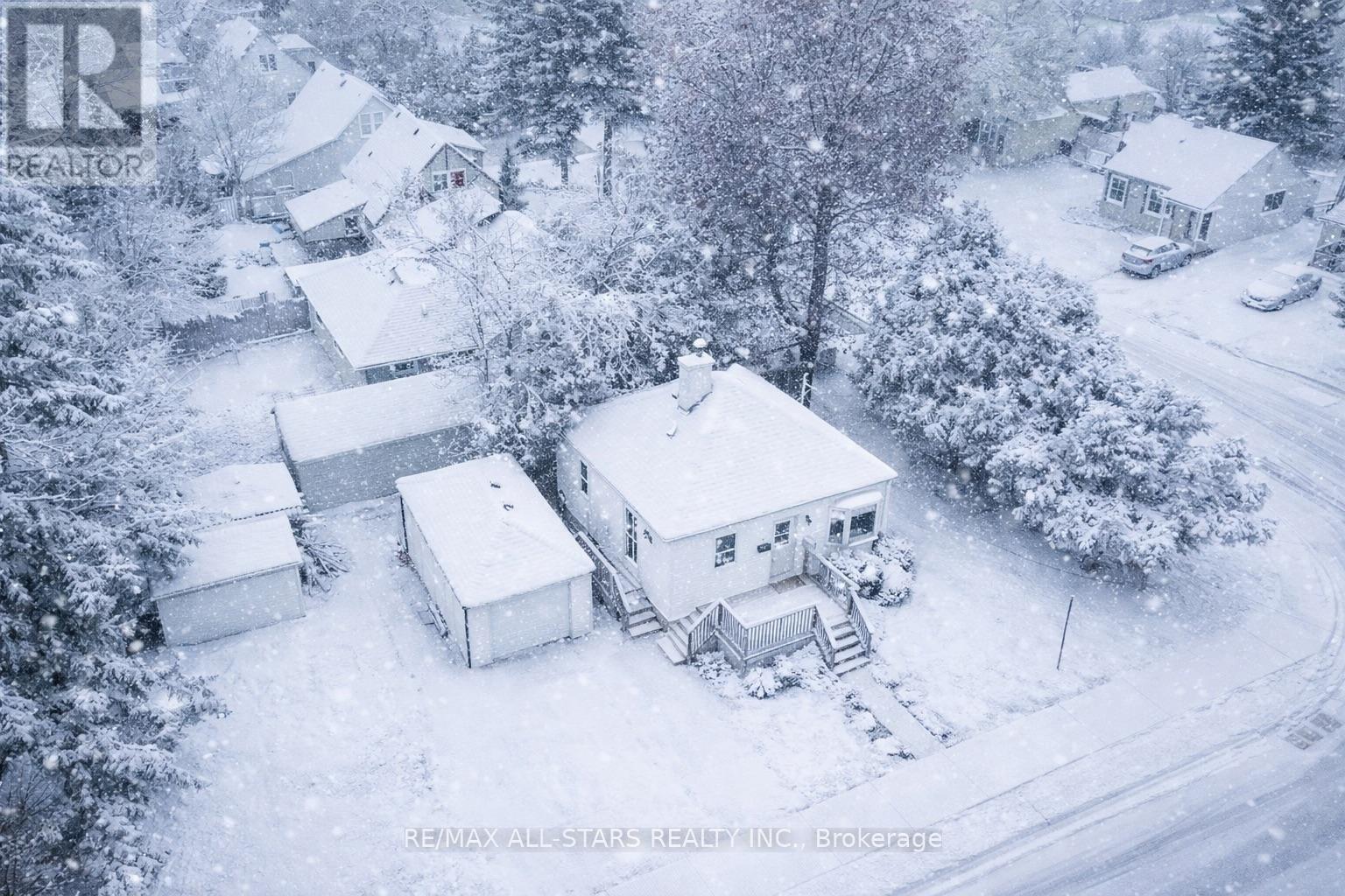 32 ADELAIDE STREET S, kawartha lakes (lindsay), Ontario