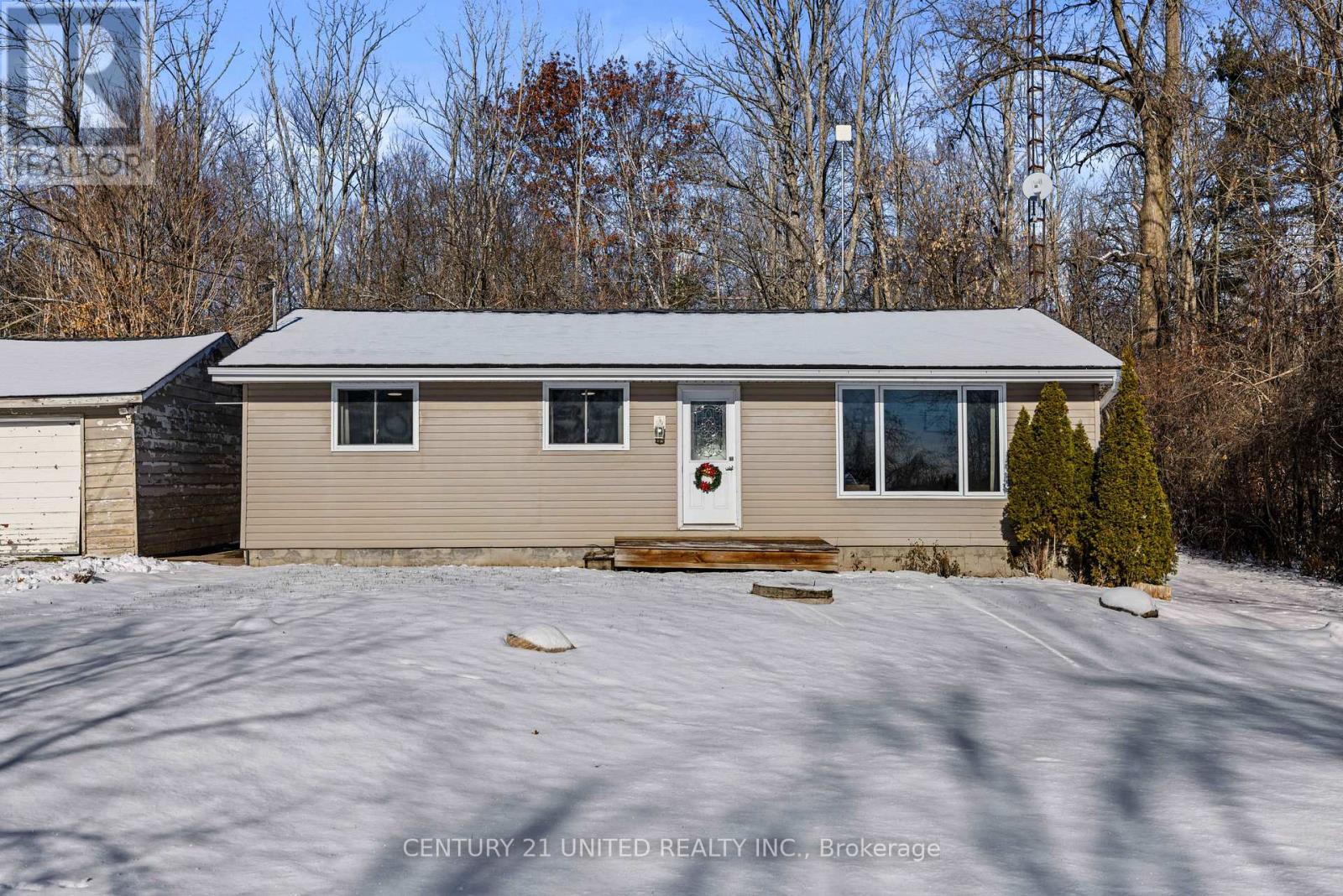 1100 LISTOWEL LINE, selwyn, Ontario