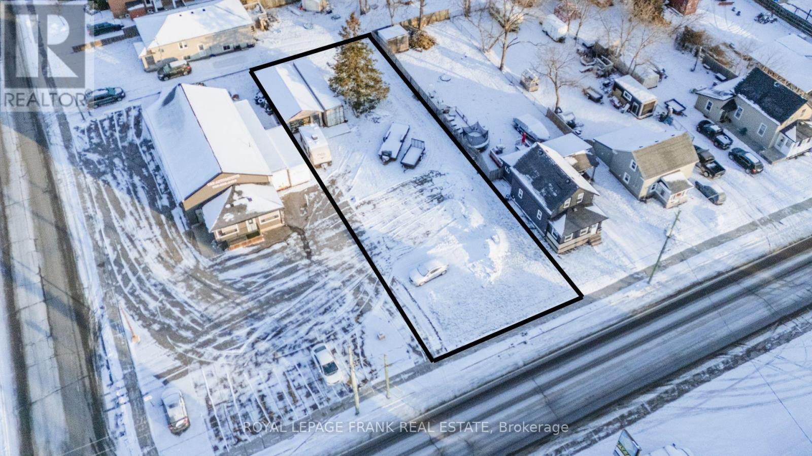 122 QUEEN STREET, kawartha lakes (lindsay), Ontario