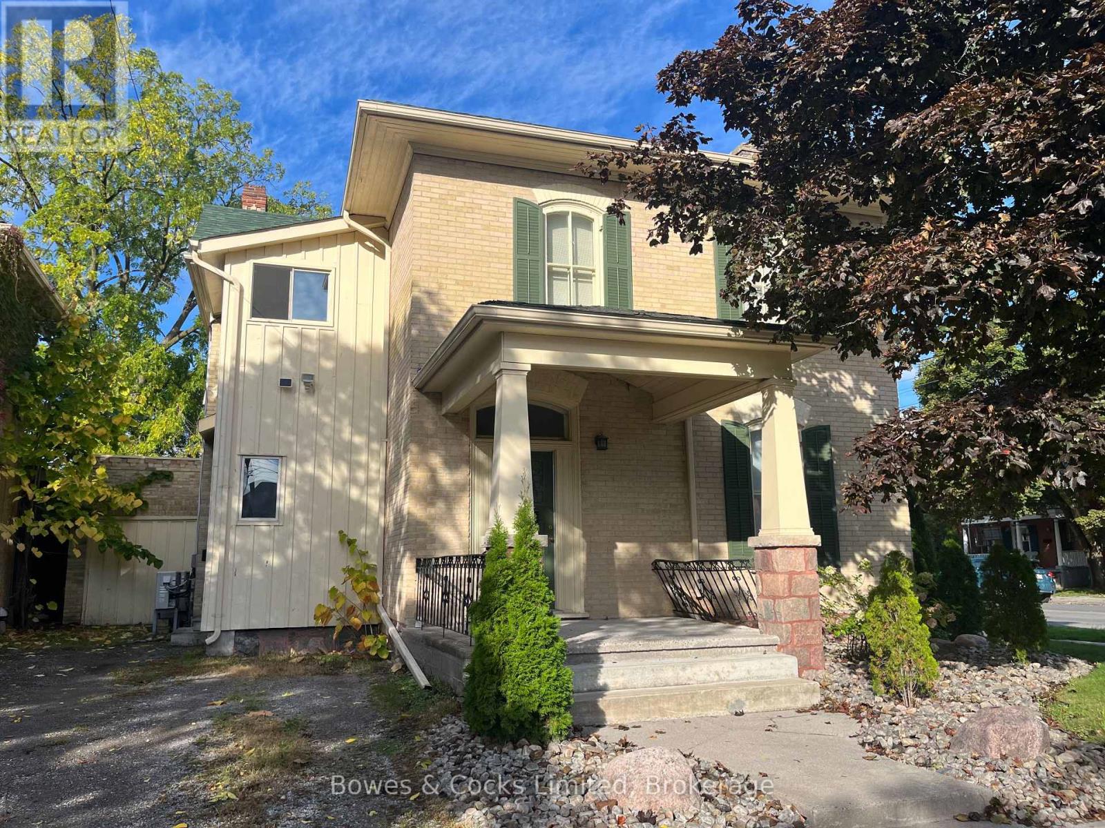 UPPER - 275 RUBIDGE STREET, peterborough (town ward 3), Ontario