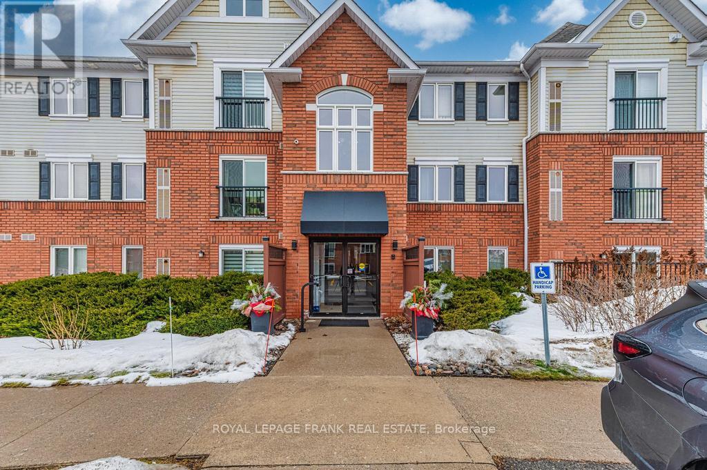 102 - 300 SPILLSBURY DRIVE, peterborough (otonabee ward 1), Ontario