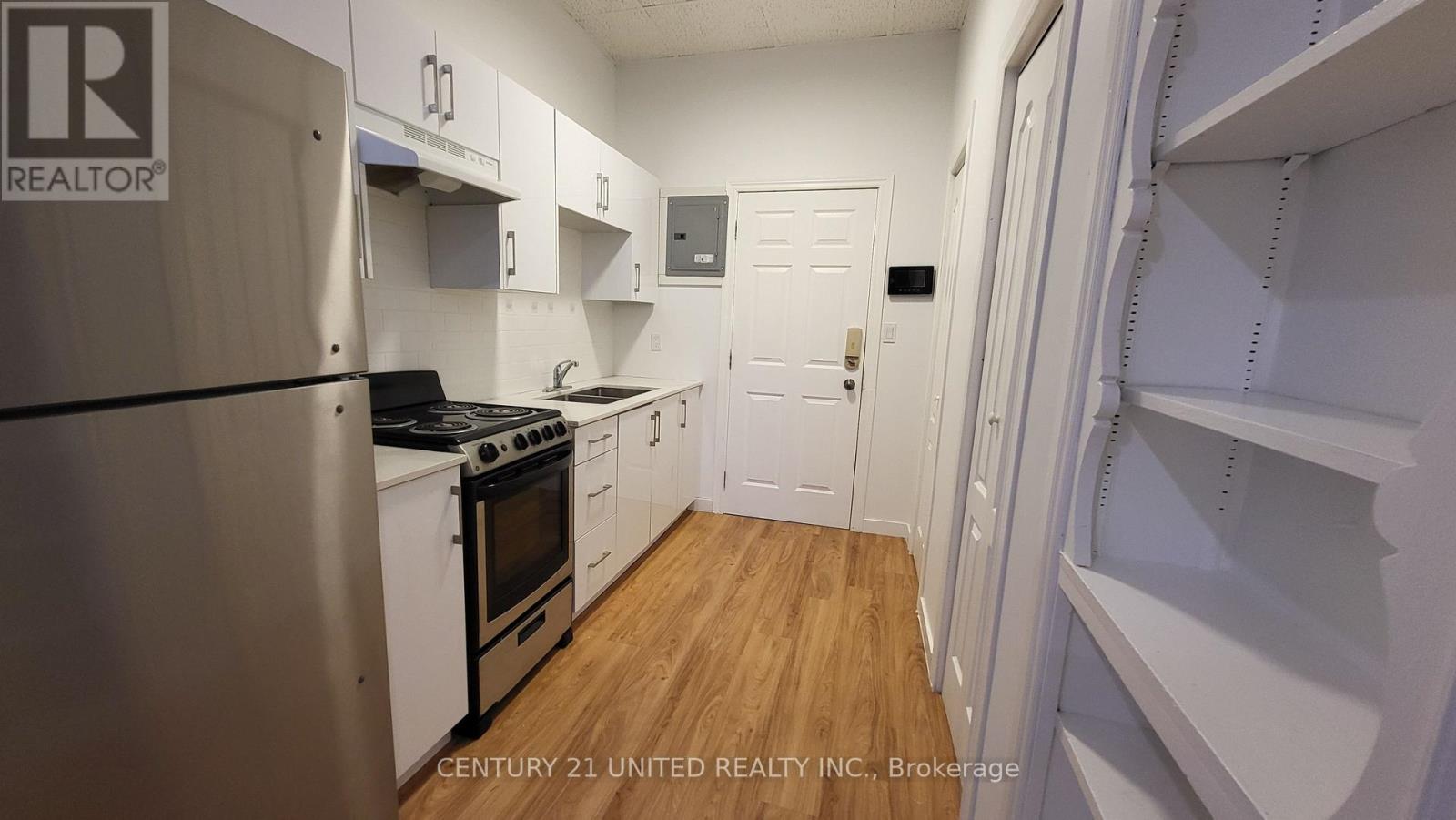 5 - 174.5 HUNTER STREET W, peterborough (town ward 3), Ontario