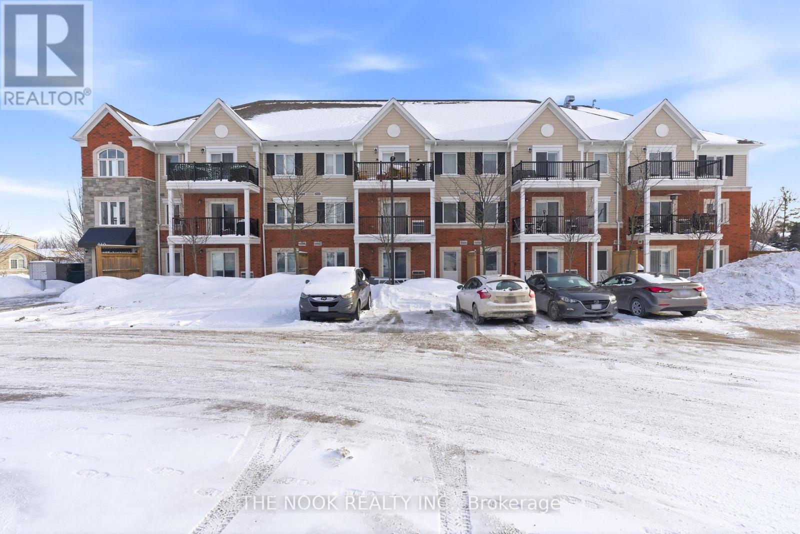 301 - 910 WENTWORTH STREET, peterborough (otonabee ward 1), Ontario