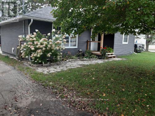 8 JOHNSTON CRESCENT, bancroft (bancroft ward), Ontario