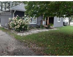 8 JOHNSTON CRESCENT, bancroft (bancroft ward), Ontario