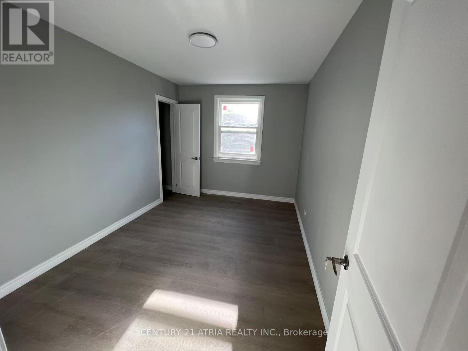 UPPER - 757 LOCK STREET, peterborough (otonabee ward 1), Ontario