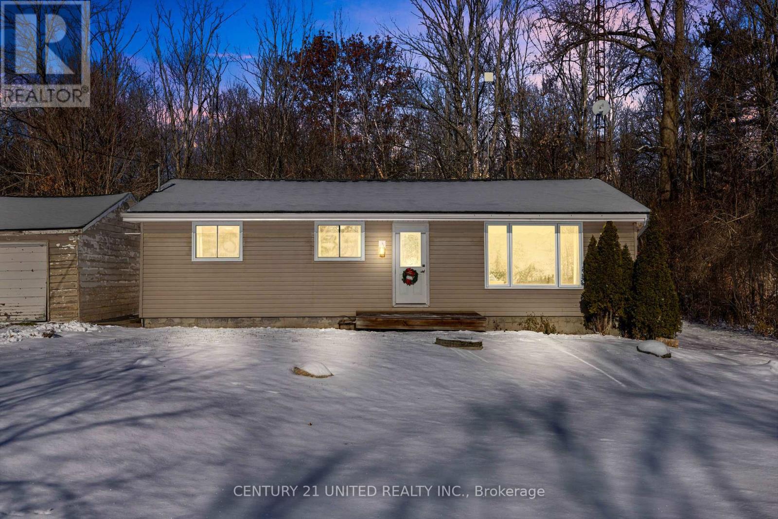 1100 LISTOWEL LINE, selwyn, Ontario