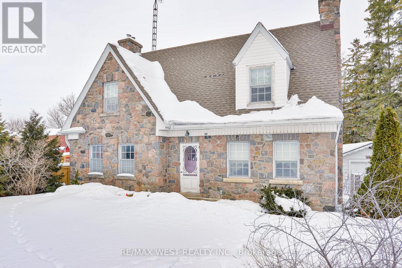 11 SHORT STREET, kawartha lakes (fenelon falls), Ontario