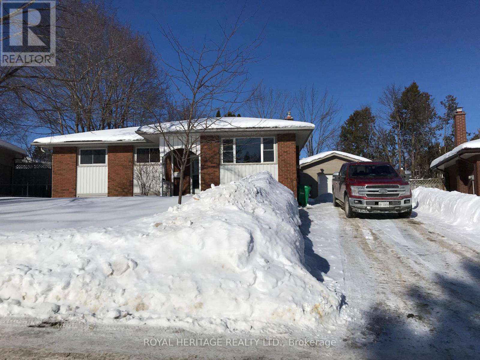 UPPER - 900 ELLESMERE AVENUE, peterborough (northcrest ward 5), Ontario