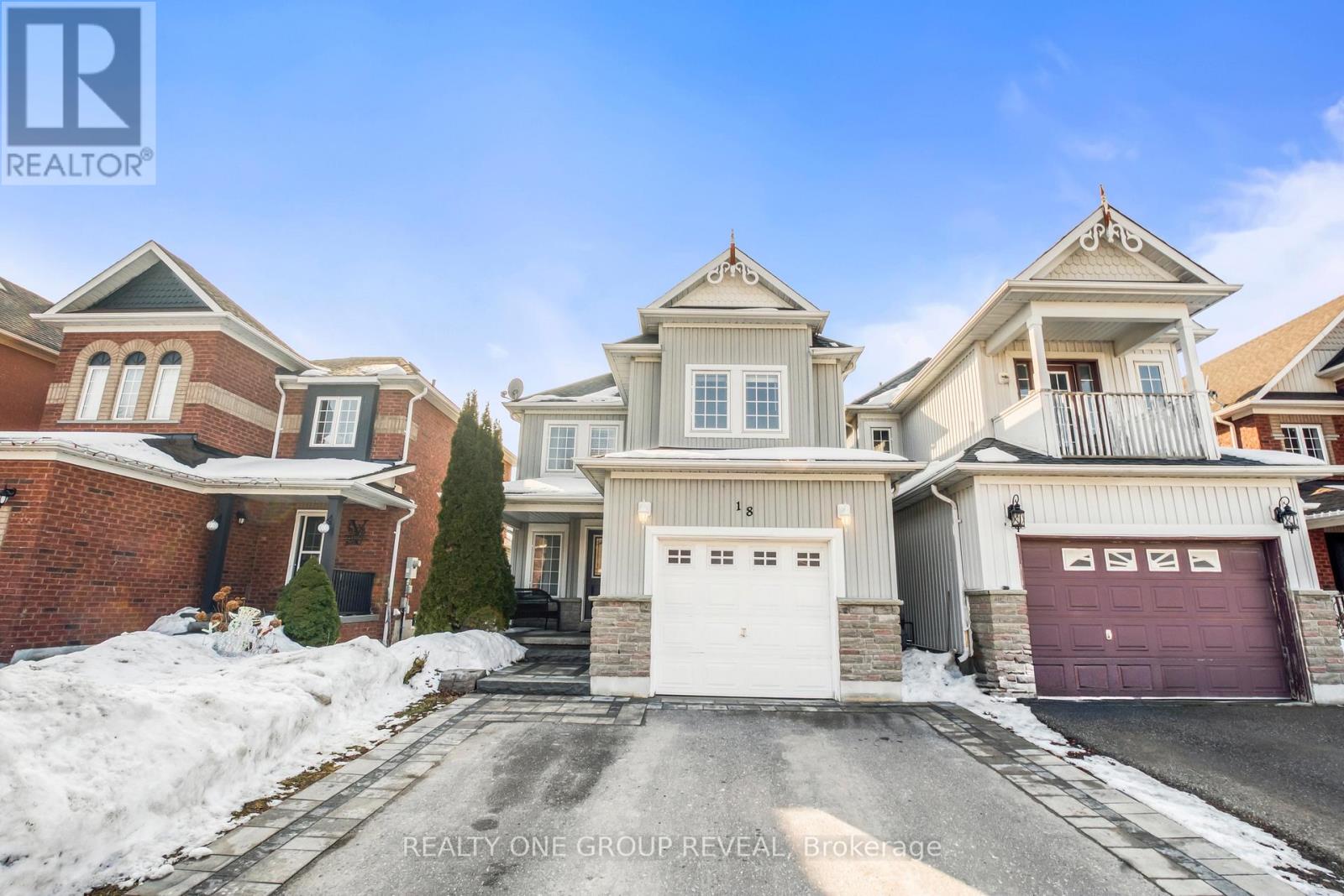 18 HARMER DRIVE, clarington (newcastle), Ontario