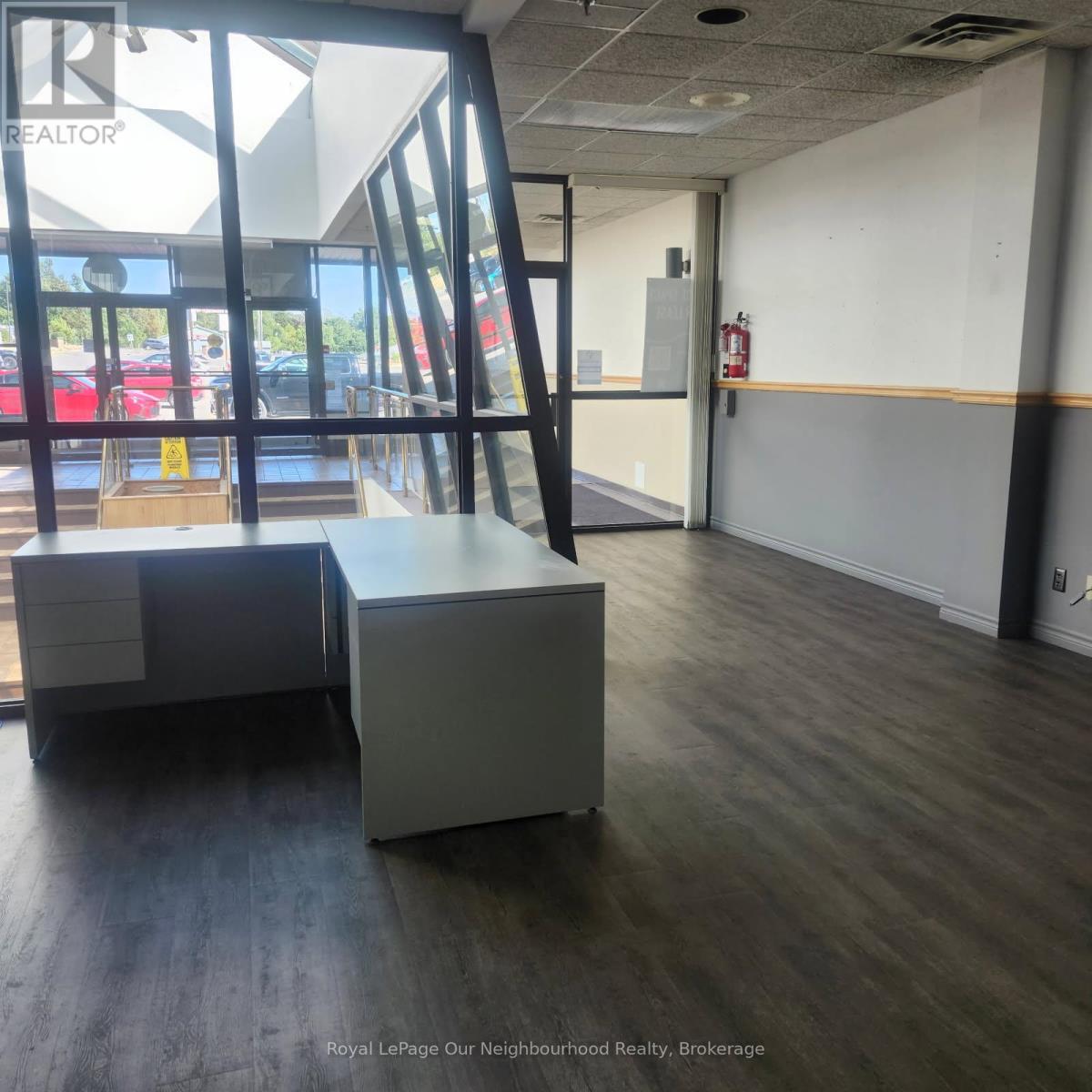 102 - 1135 LANSDOWNE STREET W, peterborough (otonabee ward 1), Ontario