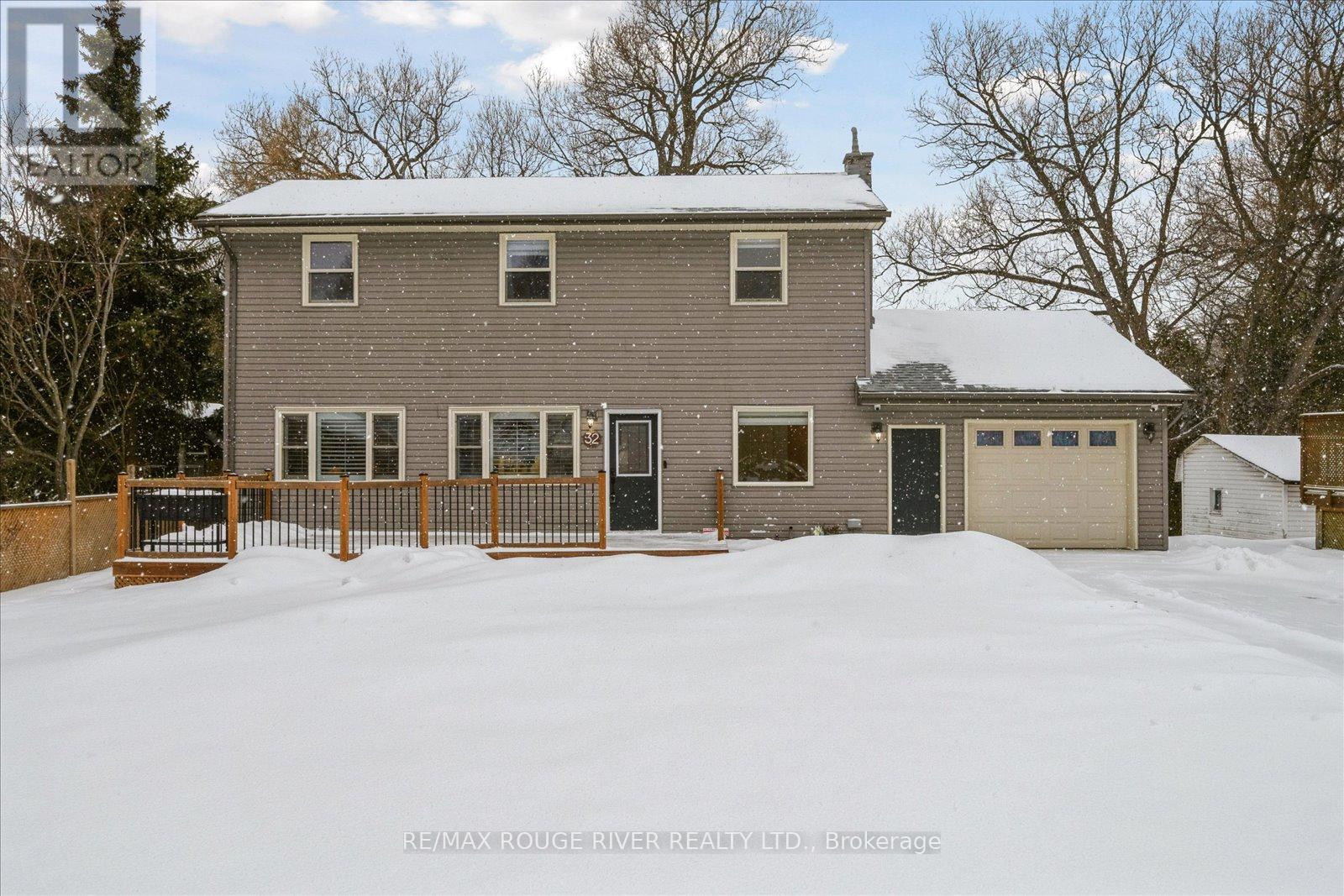 32 ANDREW STREET, clarington (newcastle), Ontario