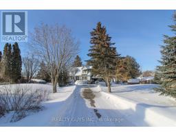 867 TWOMEY PLACE, selwyn, Ontario