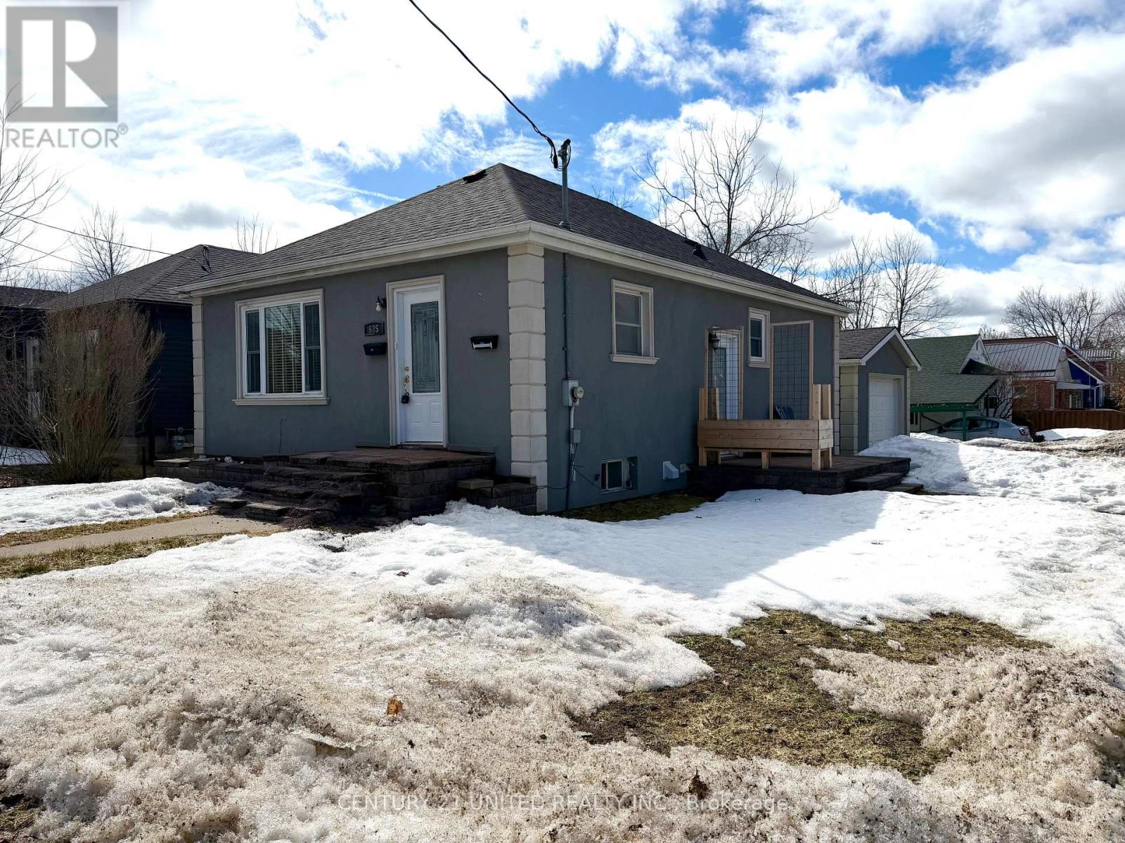 UPPER - 685 ARMOUR ROAD, peterborough (ashburnham ward 4), Ontario