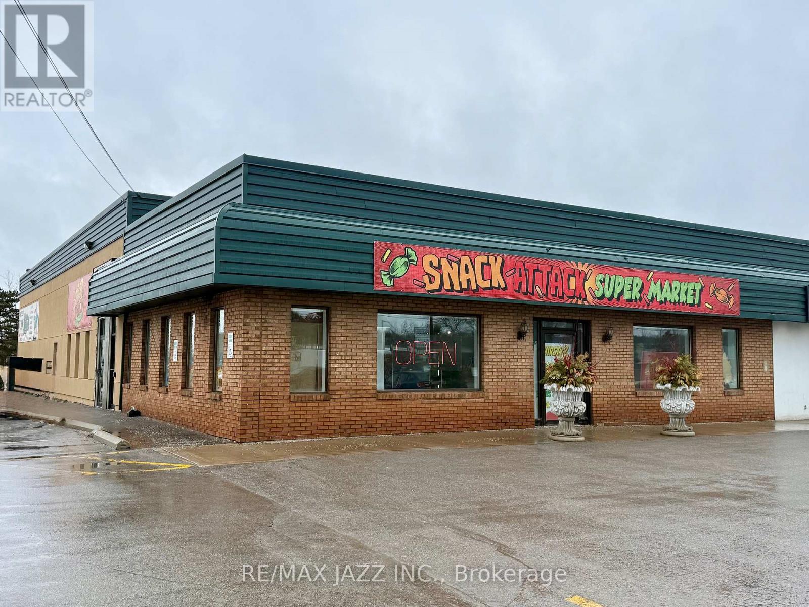 1 - 901 LANSDOWNE STREET W, peterborough (otonabee ward 1), Ontario