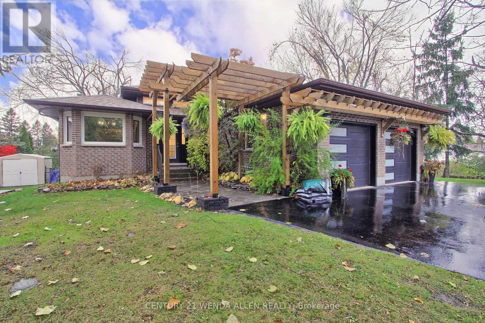 24 MAPLE GROVE ROAD, kawartha lakes (lindsay), Ontario