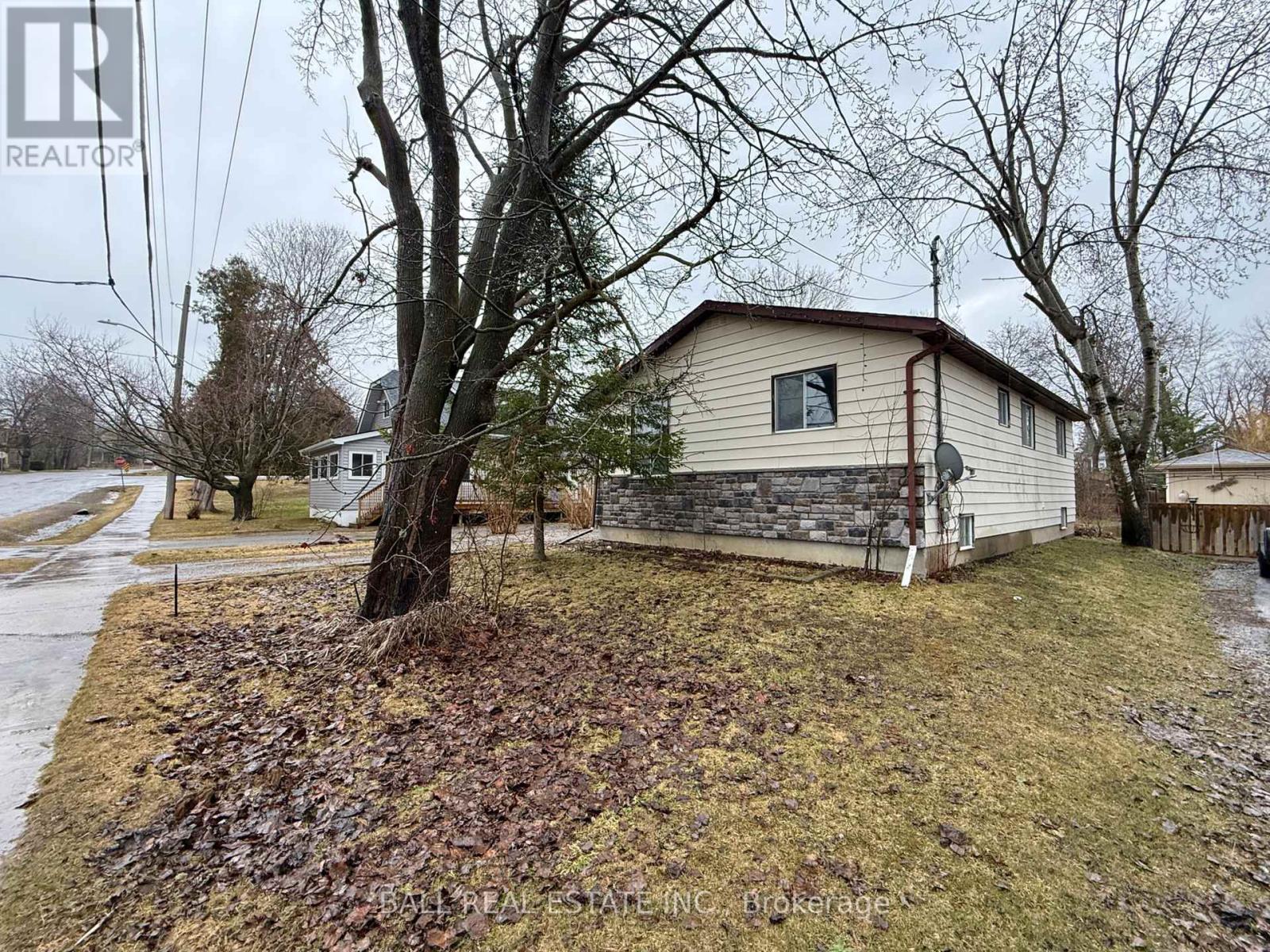 21 COLBOURNE STREET, selwyn, Ontario