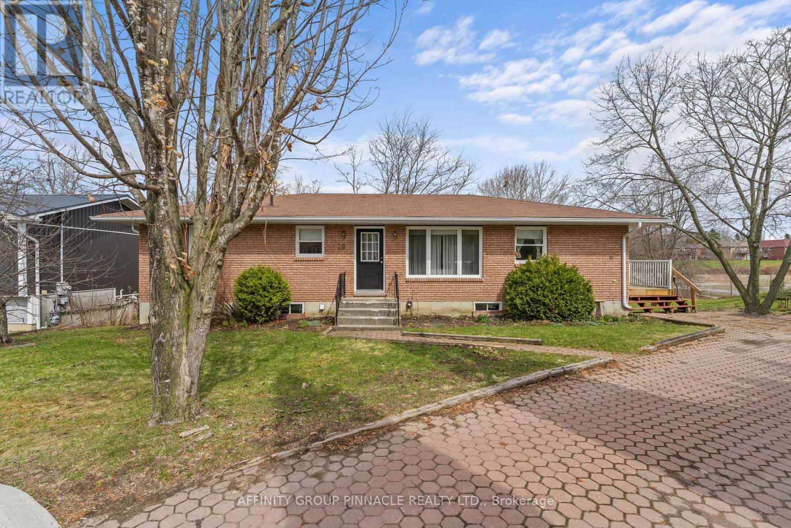 28 WATER STREET, kawartha lakes (lindsay), Ontario