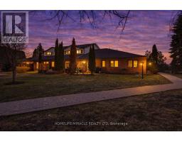 32 - 36 CHAMPLAIN CRESCENT, peterborough (northcrest ward 5), Ontario