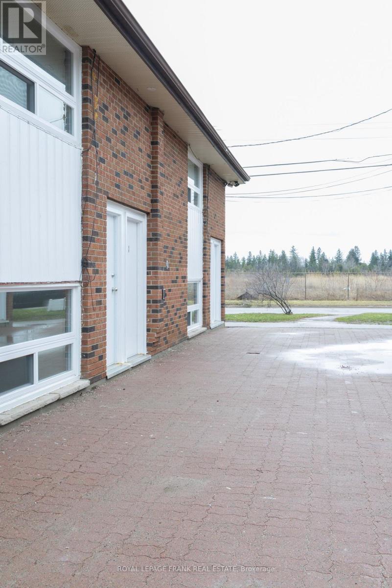 1 - 86 MARY STREET W, kawartha lakes (lindsay), Ontario