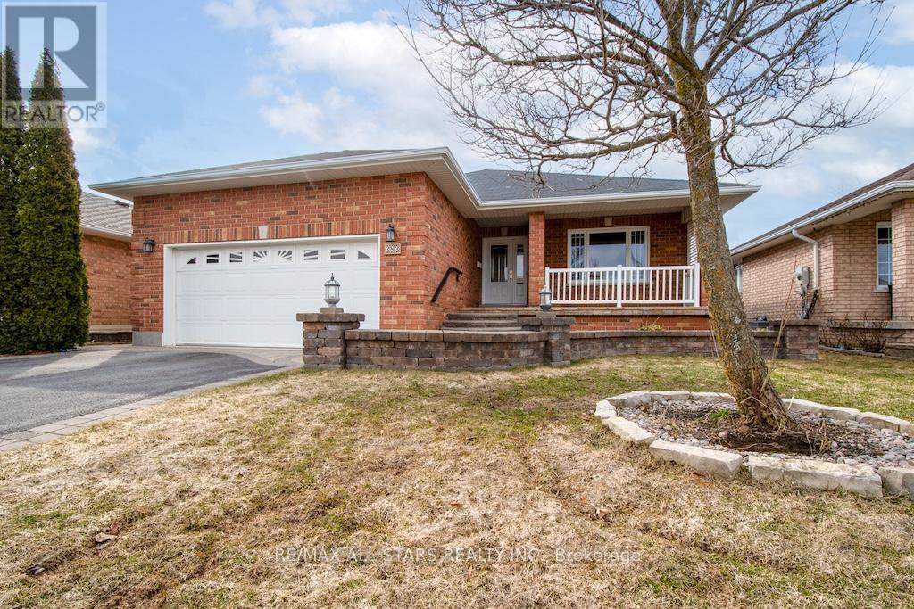 383 WALLACE DRIVE, kawartha lakes (lindsay), Ontario