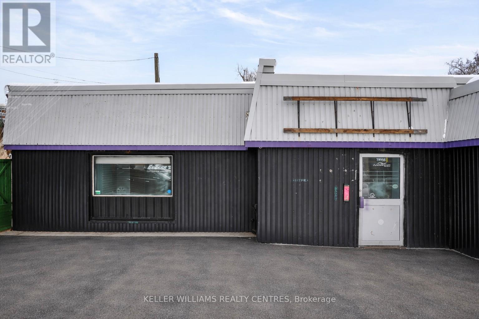 384 QUEEN STREET, peterborough (town ward 3), Ontario