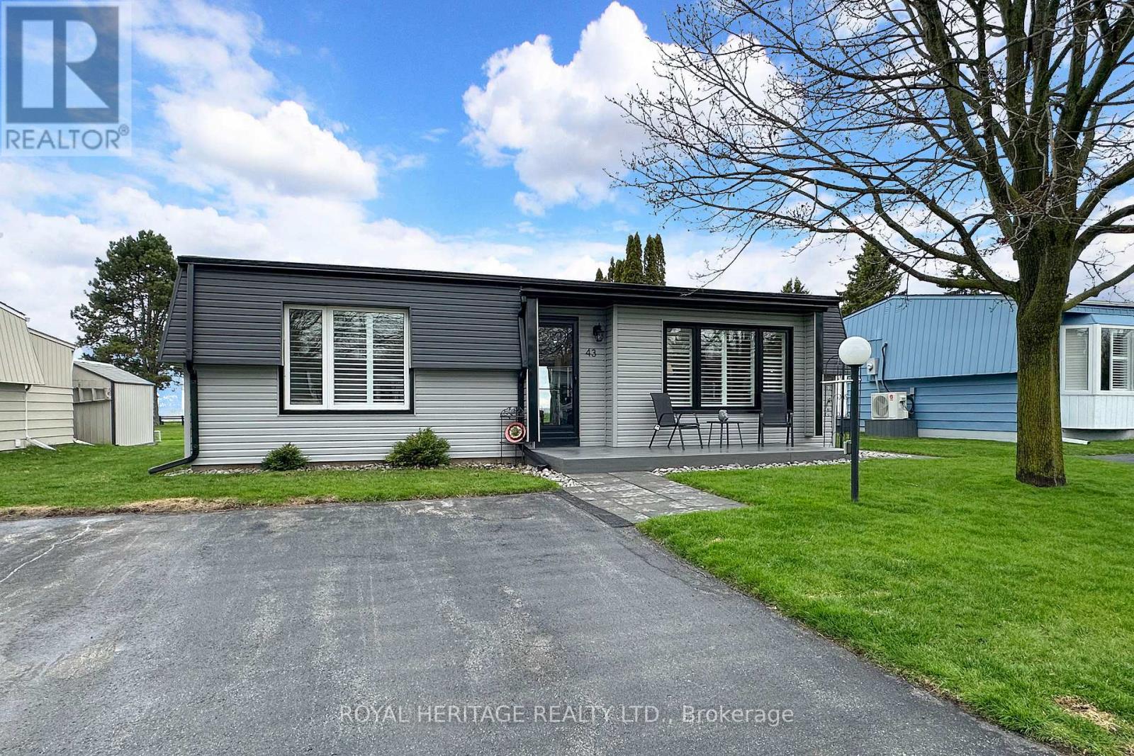 43 BLUFFS ROAD, clarington (bowmanville), Ontario