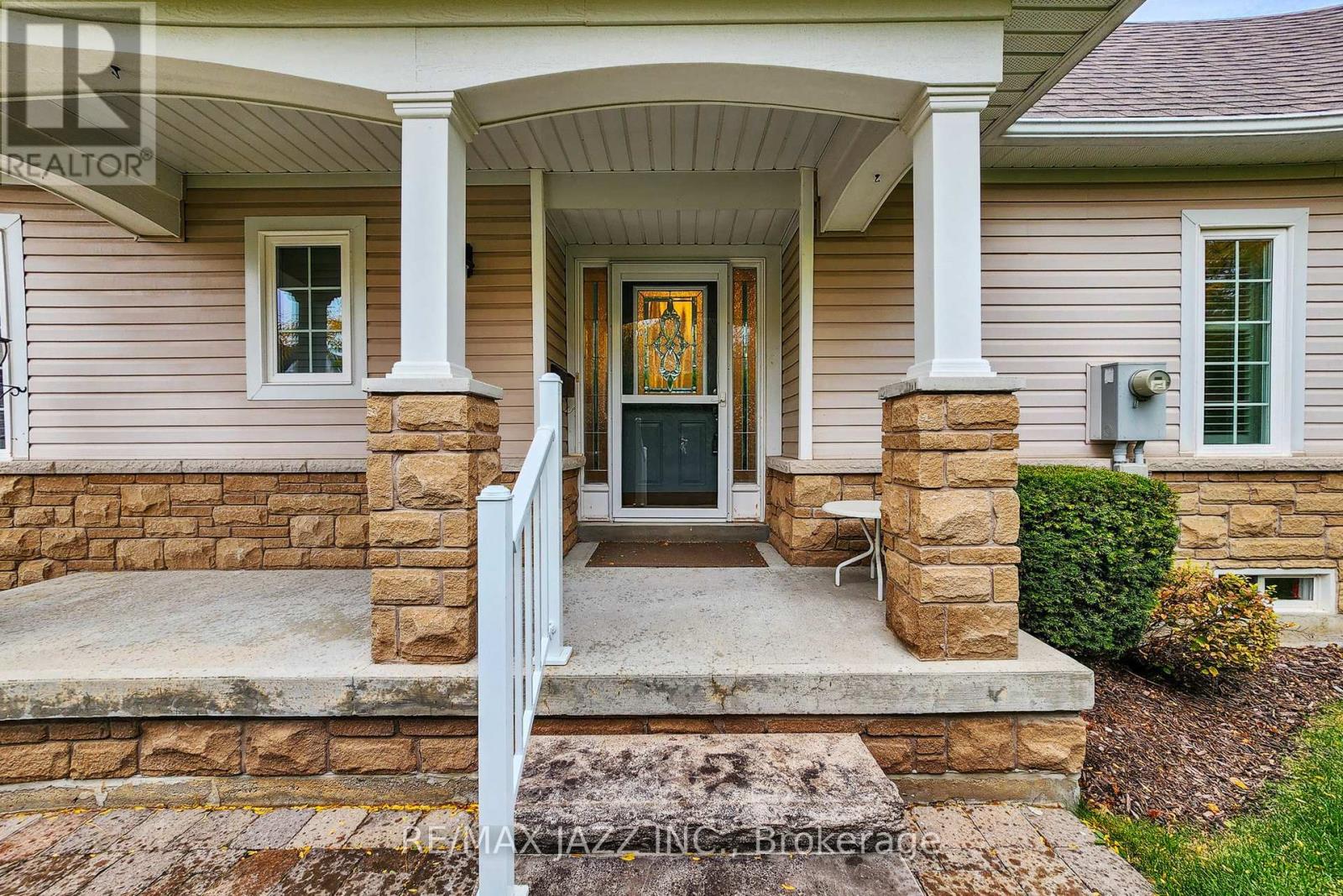 9 - 350 LAKEBREEZE DRIVE, clarington (newcastle), Ontario