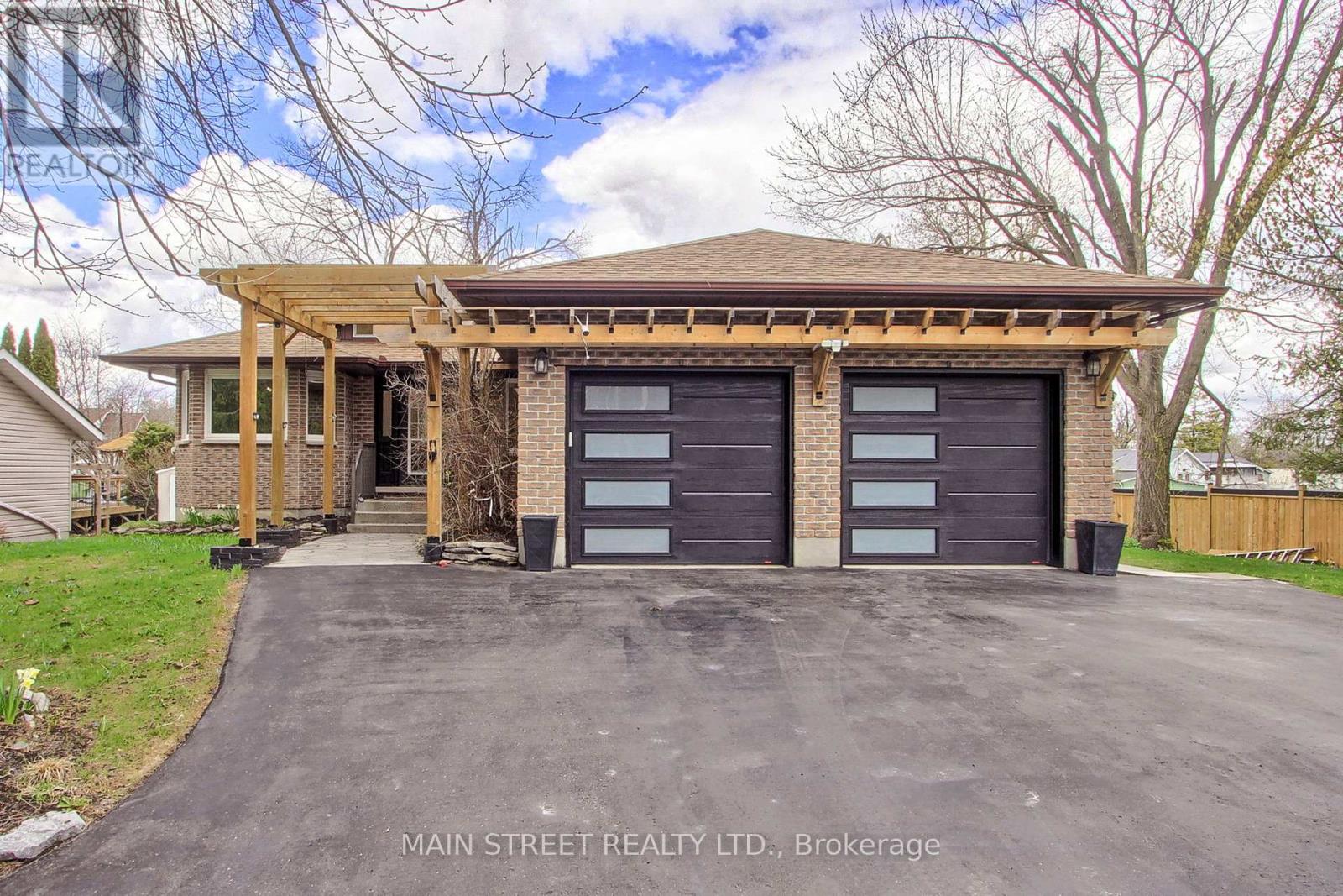 24 MAPLE GROVE ROAD, kawartha lakes (lindsay), Ontario