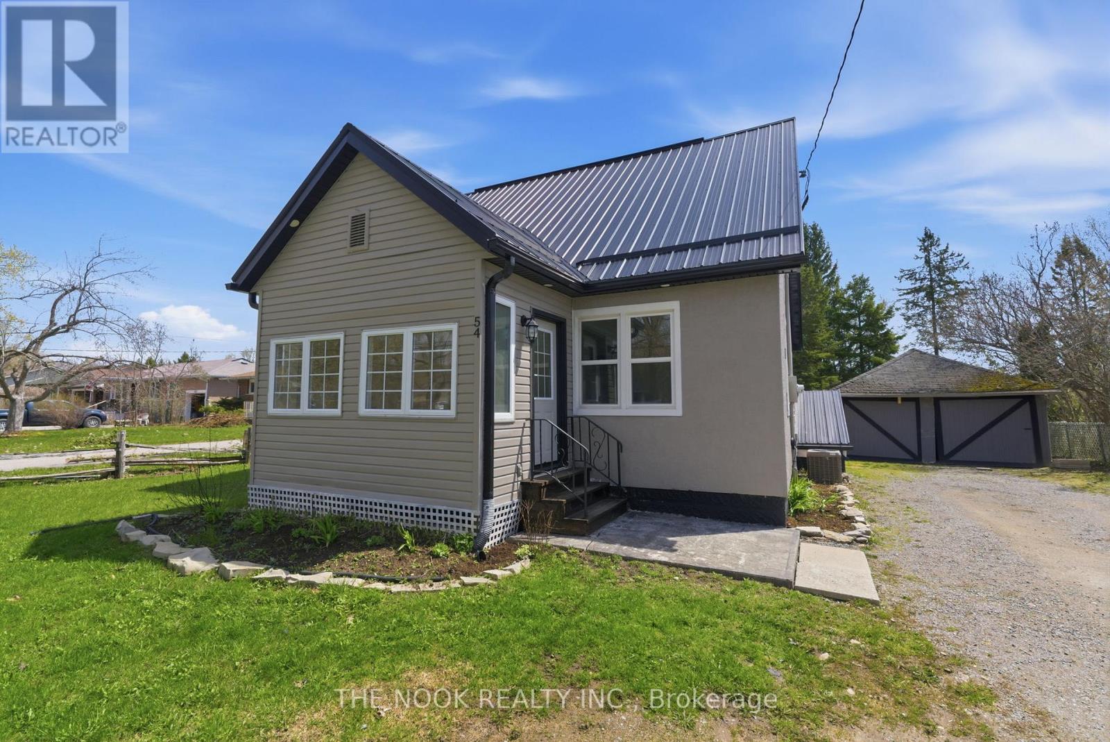 54 CLIFTON STREET, kawartha lakes (fenelon falls), Ontario