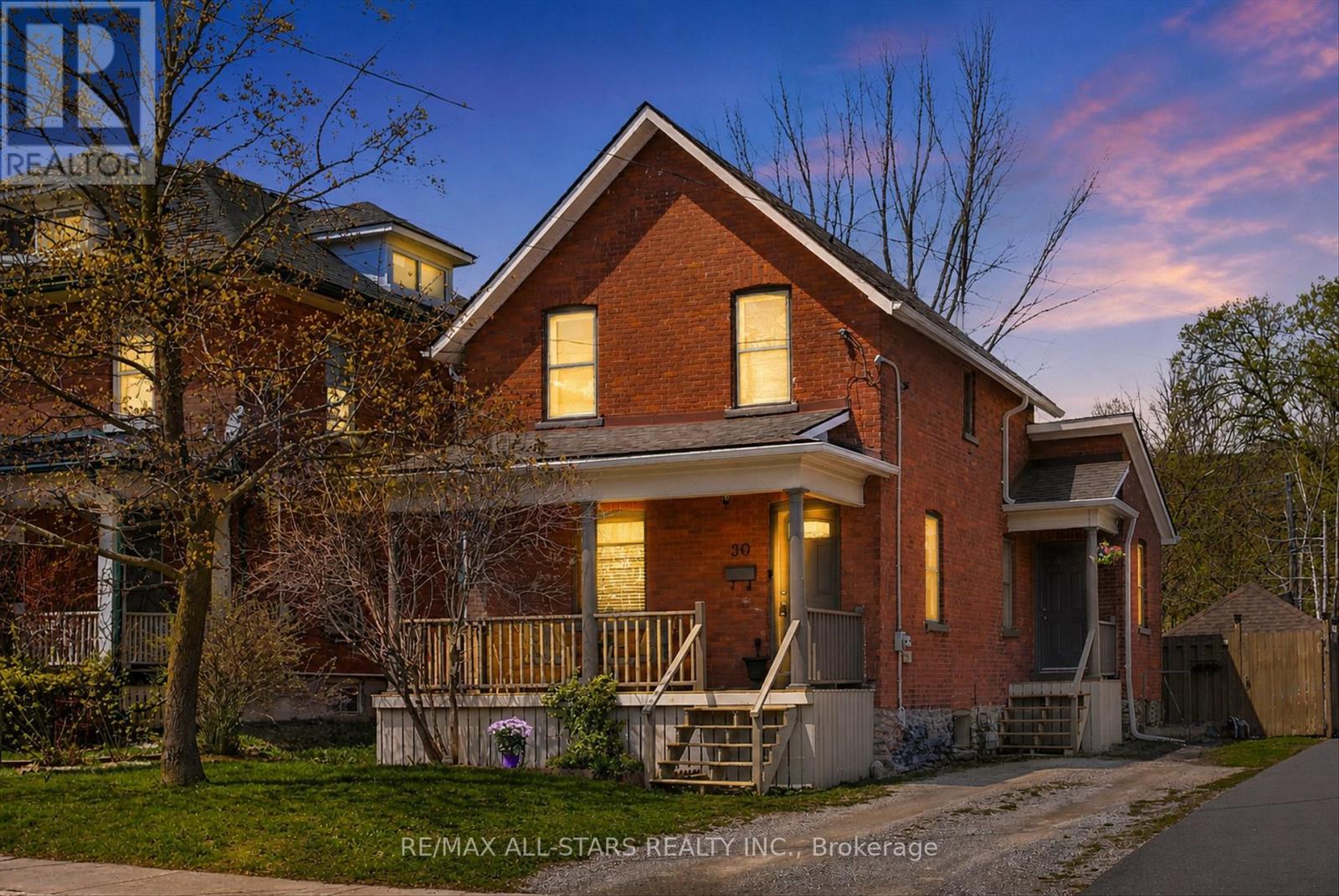 90 GLENELG STREET W, kawartha lakes (lindsay), Ontario