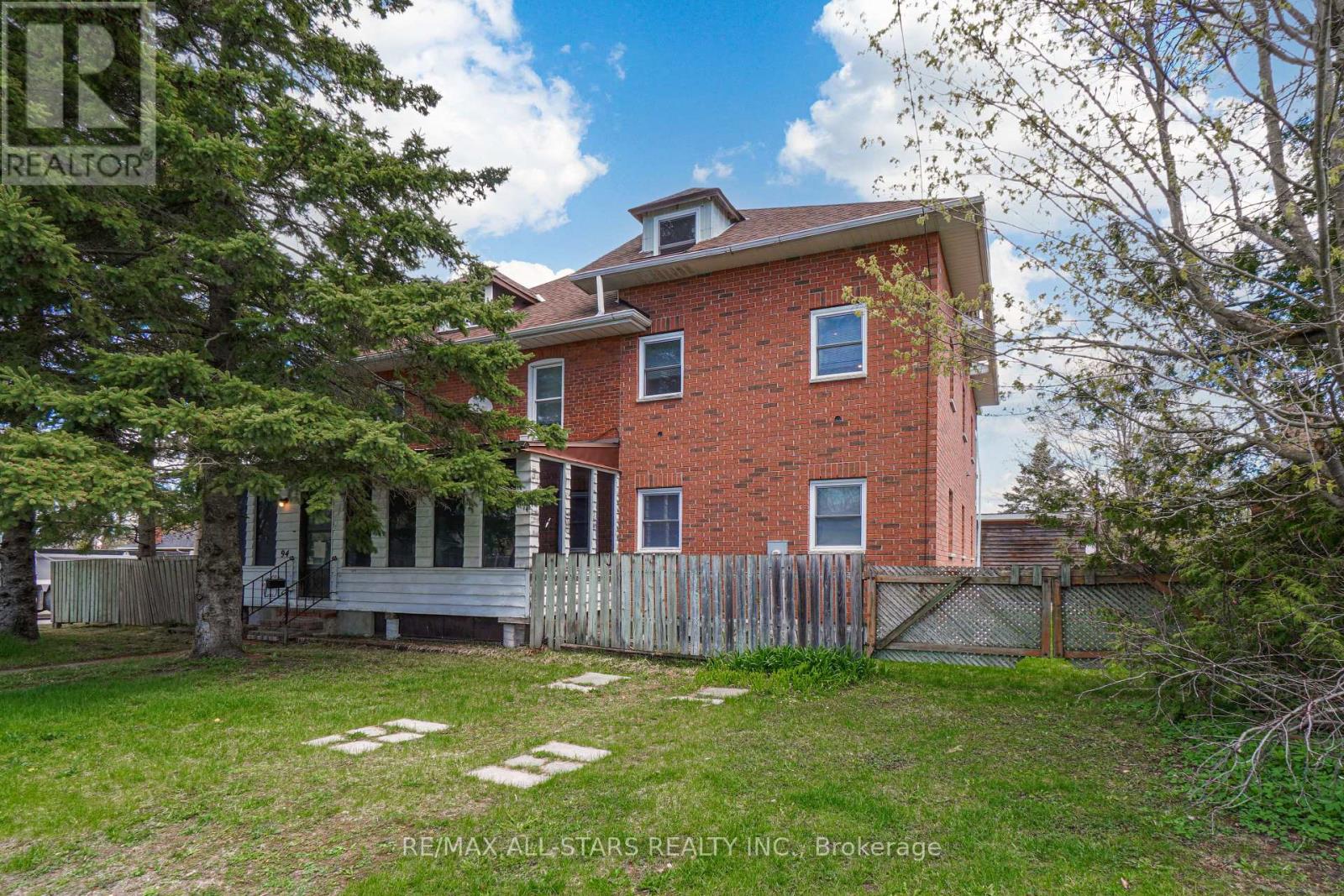 94 ADELAIDE STREET N, kawartha lakes (lindsay), Ontario