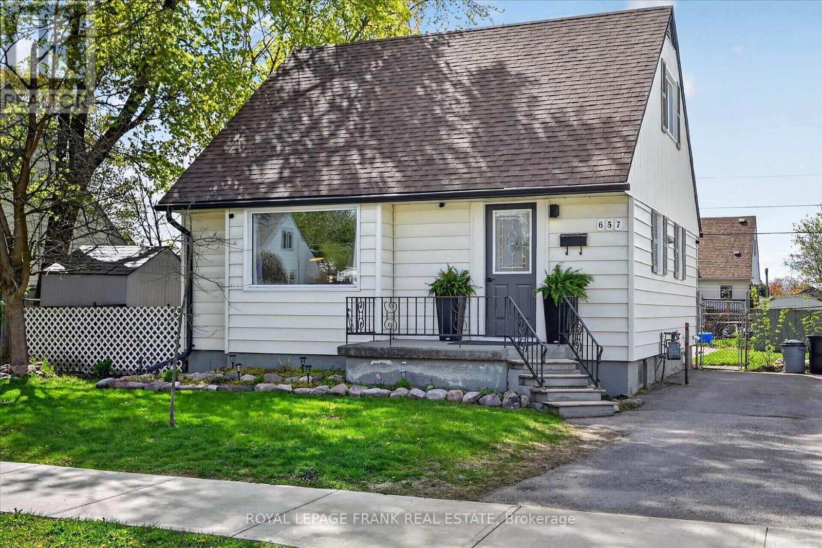 657 MCKELLAR STREET, peterborough (otonabee ward 1), Ontario