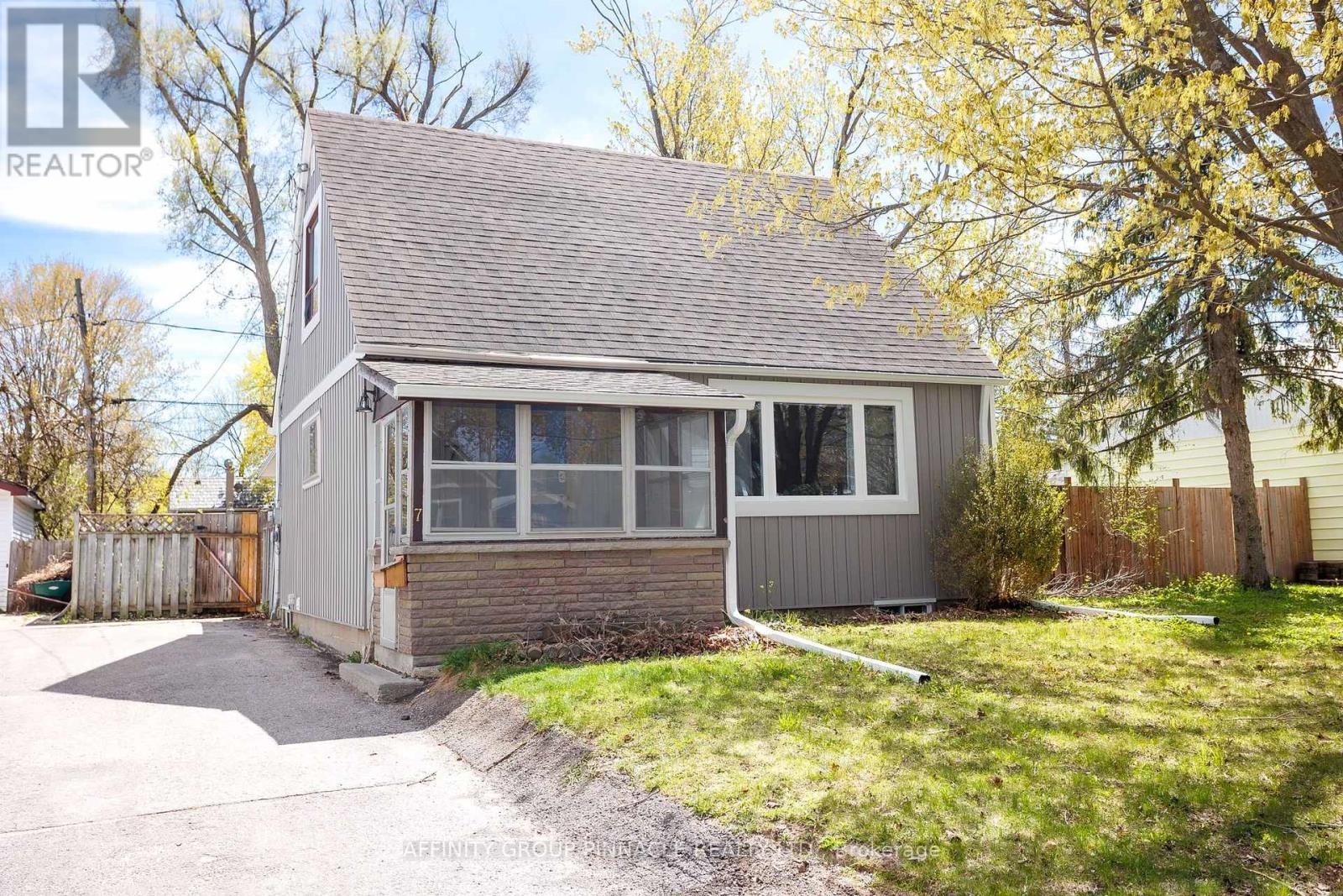 7 CHURCHILL CRESCENT, kawartha lakes (lindsay), Ontario