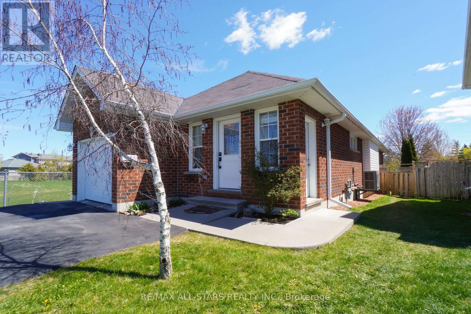 14 LAURENT BOULEVARD, kawartha lakes (lindsay), Ontario