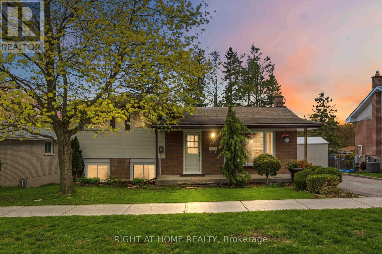 999 ST PAULS STREET, peterborough (northcrest ward 5), Ontario