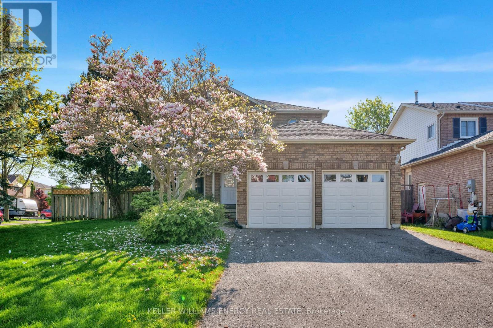 6 MCAULIFFE STREET, clarington (newcastle), Ontario