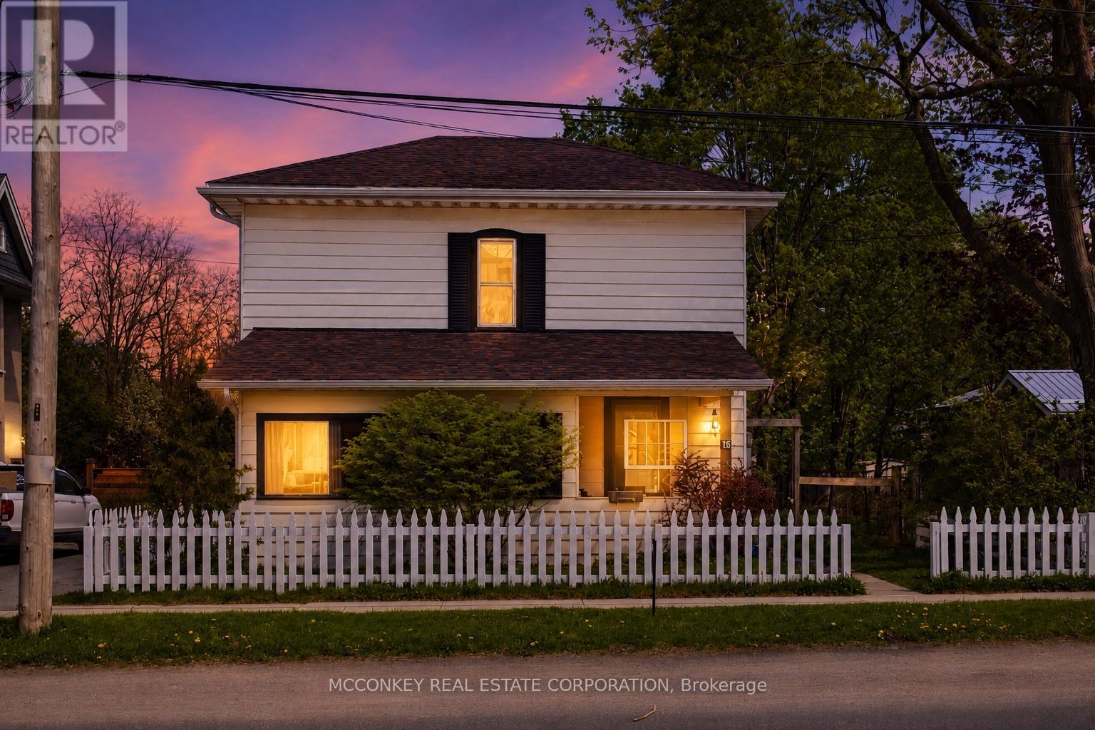 10 REGENT STREET, selwyn, Ontario