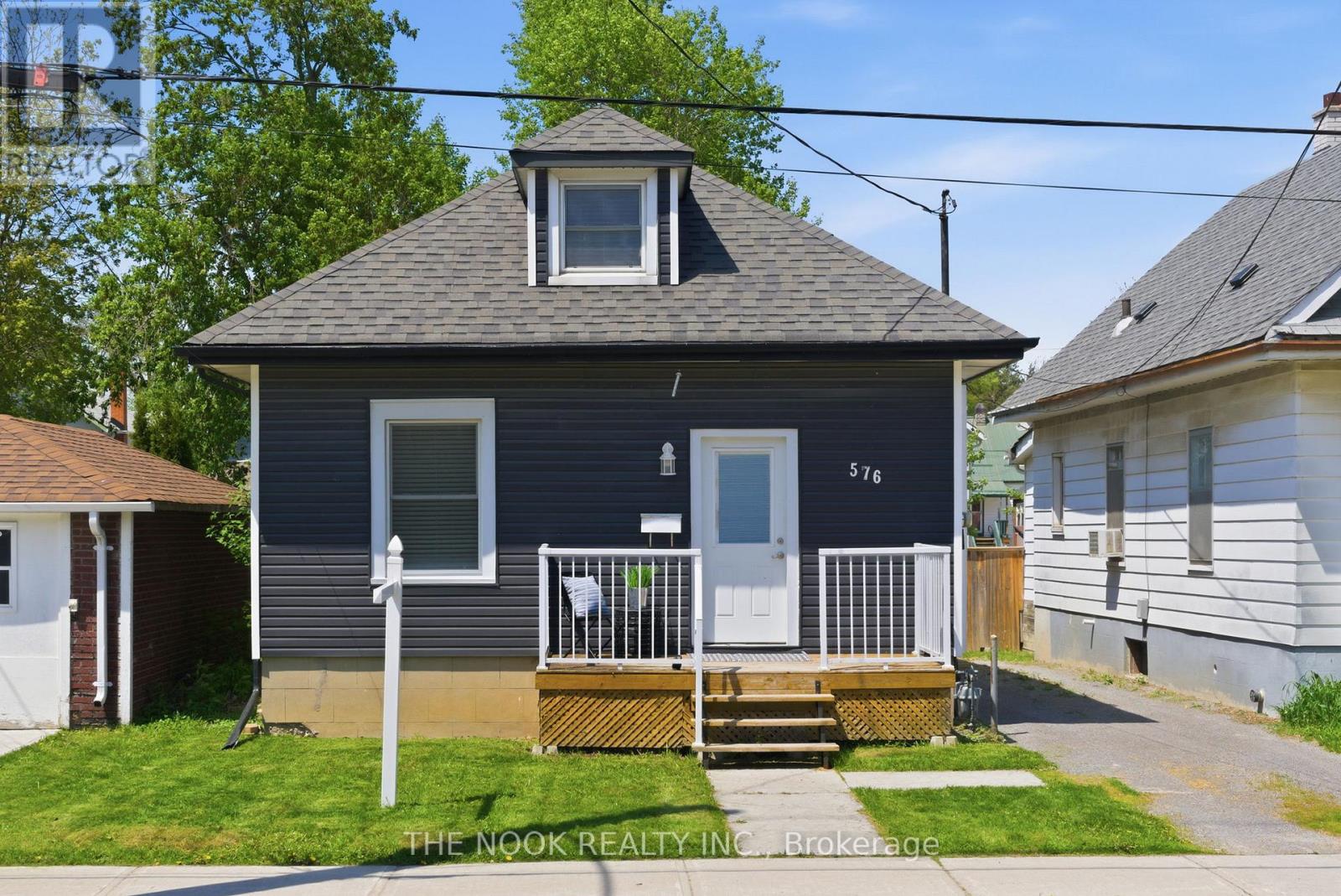 576 WOLFE STREET, peterborough (town ward 3), Ontario