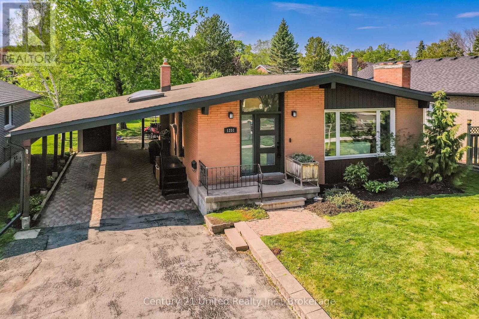 1201 TRENTWAY VISTA STREET, peterborough (northcrest ward 5), Ontario