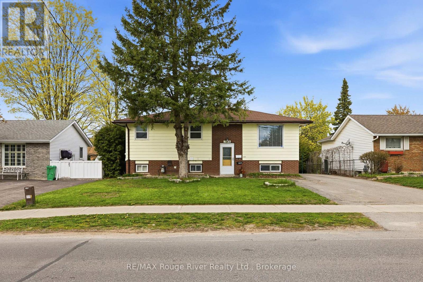 UNIT 2 - 599 OTONABEE DRIVE, peterborough (ashburnham ward 4), Ontario