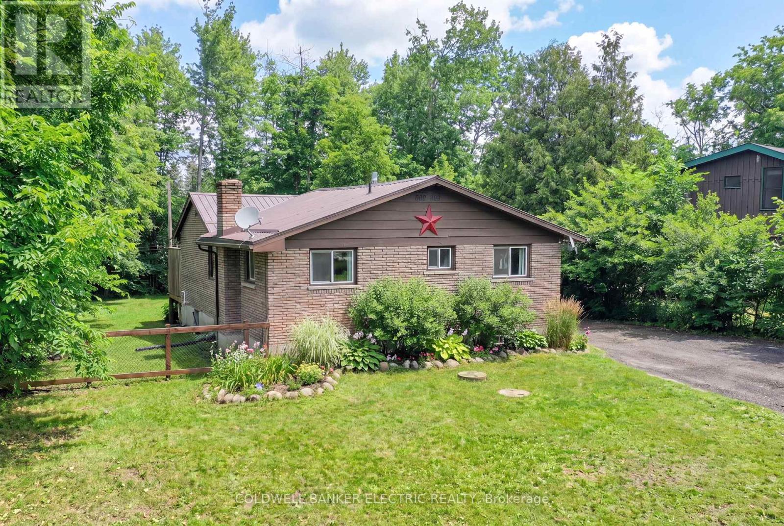 30 WOODS AVENUE, kawartha lakes (emily), Ontario