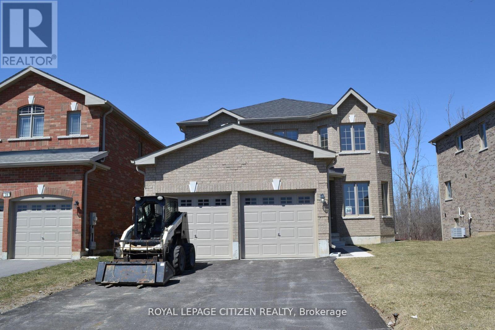 41 CAREW BOULEVARD, kawartha lakes (lindsay), Ontario