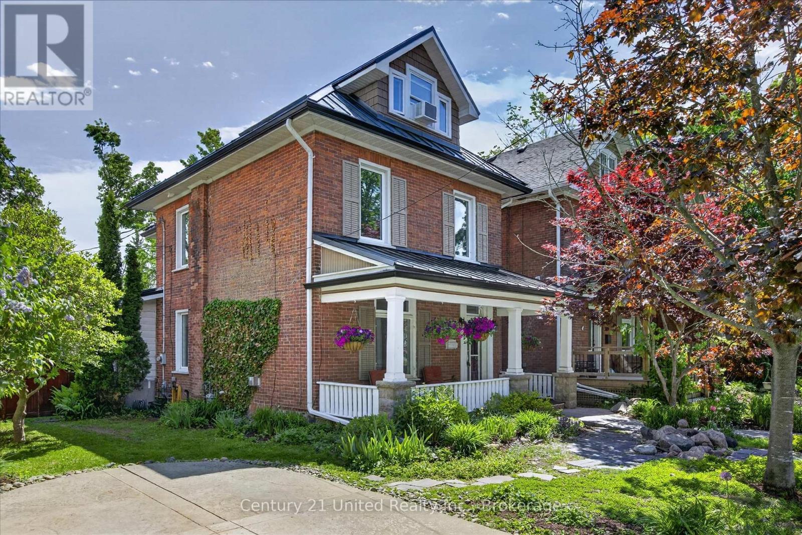 587 GILMOUR STREET, peterborough (town ward 3), Ontario