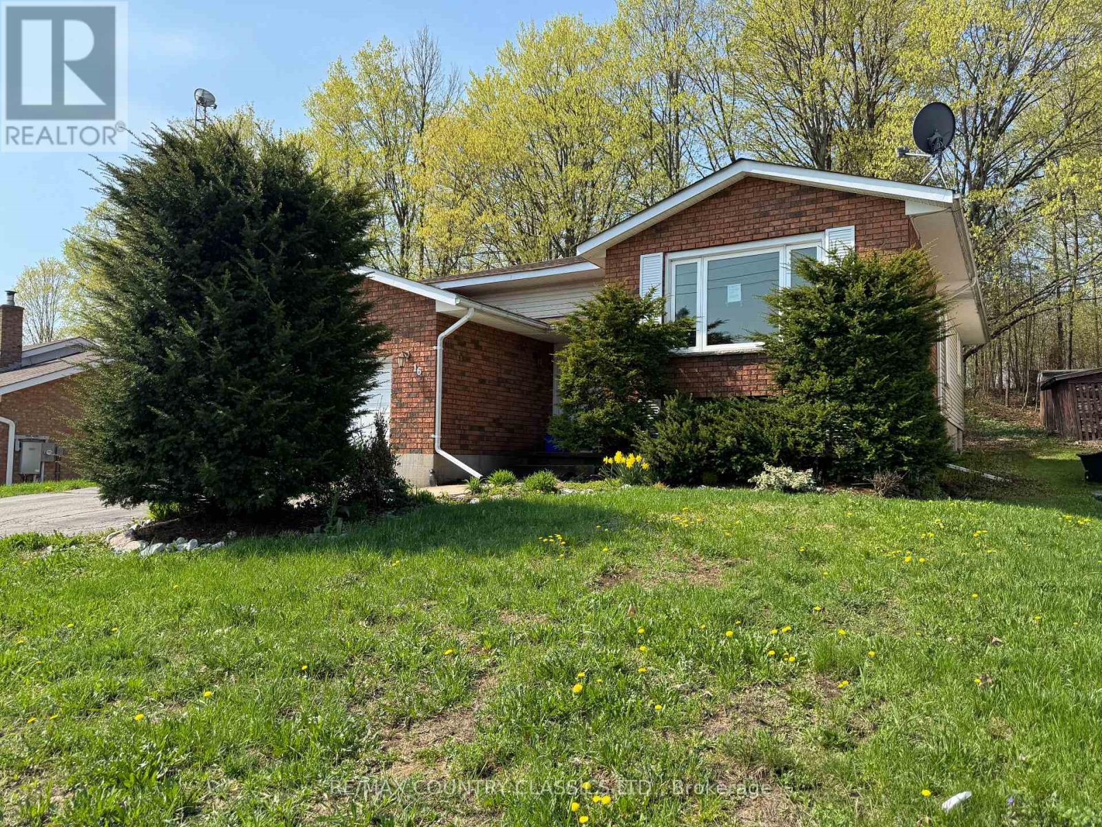 16 MAPLE STREET, bancroft (bancroft ward), Ontario