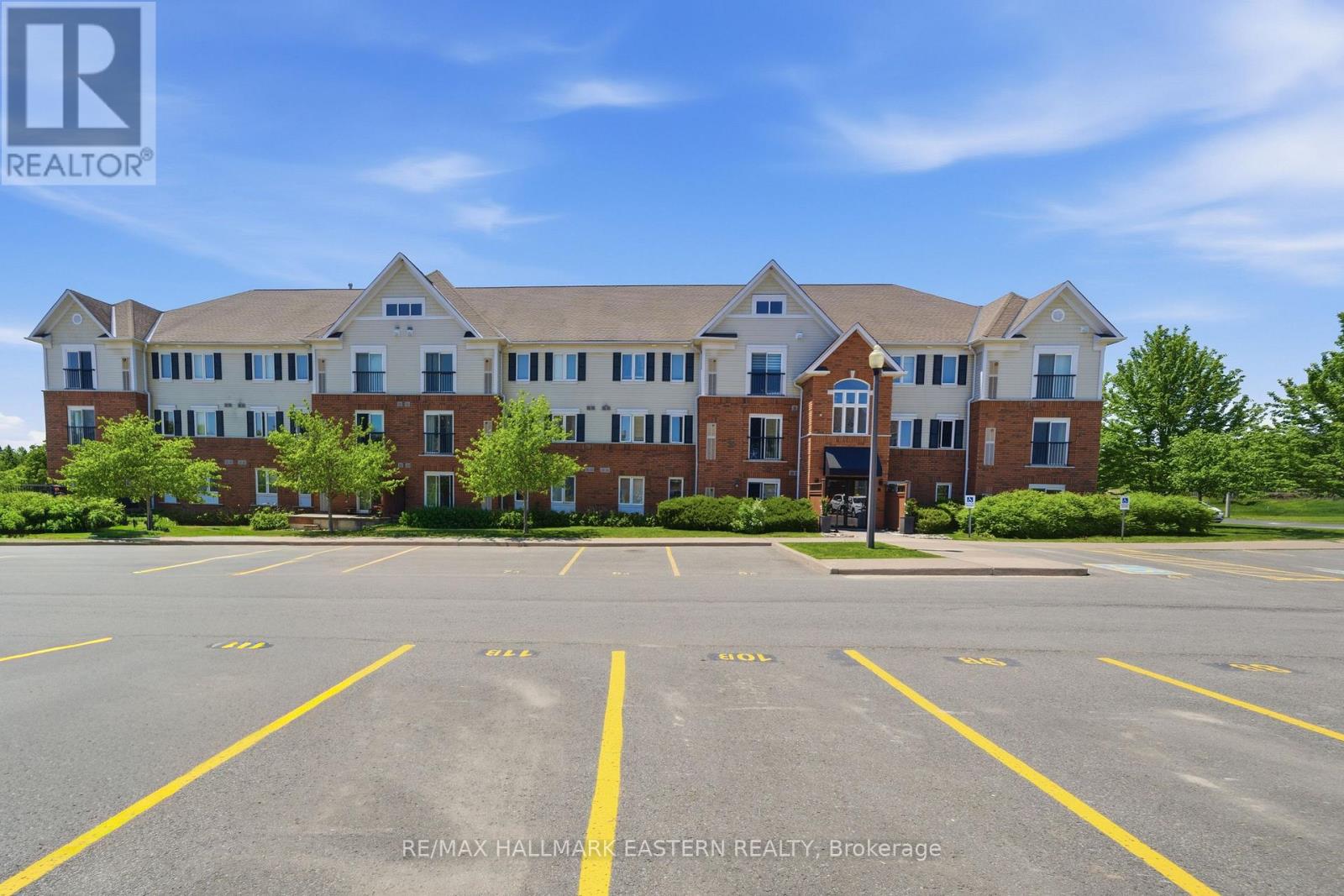 101 - 300 SPILLSBURY DRIVE, peterborough (otonabee ward 1), Ontario