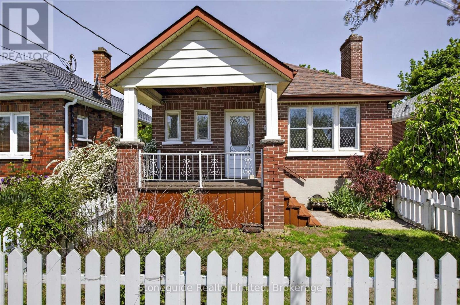 534 DOUGLAS AVENUE, peterborough (town ward 3), Ontario