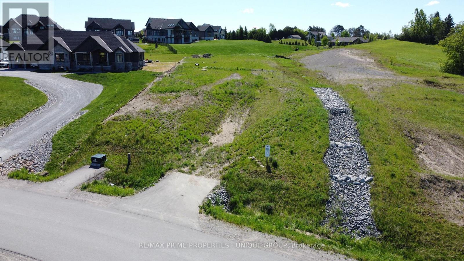 8 COUNTRY PLACE, kawartha lakes (manvers), Ontario