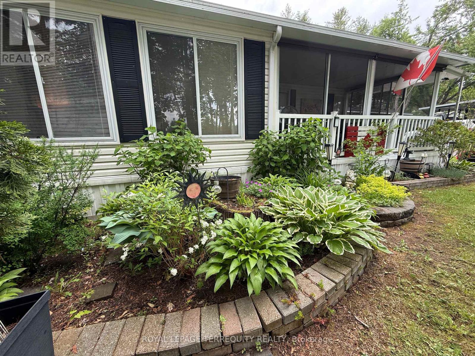 125 BASS, selwyn, Ontario
